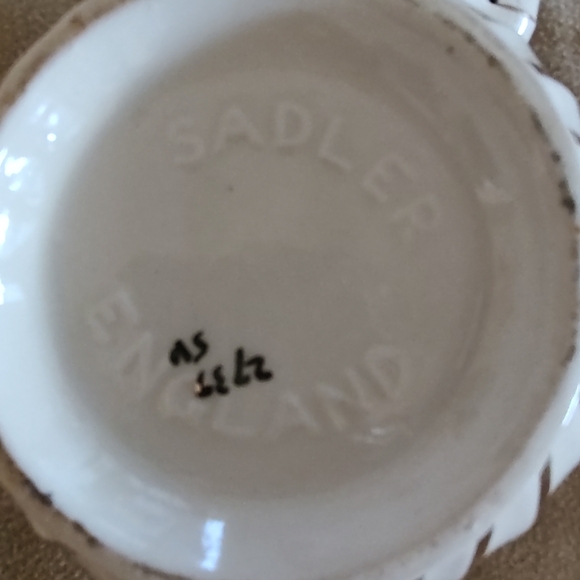 Sandler England Vintage Gold and White Swirl Teapot Signed - Picture 3 of 5